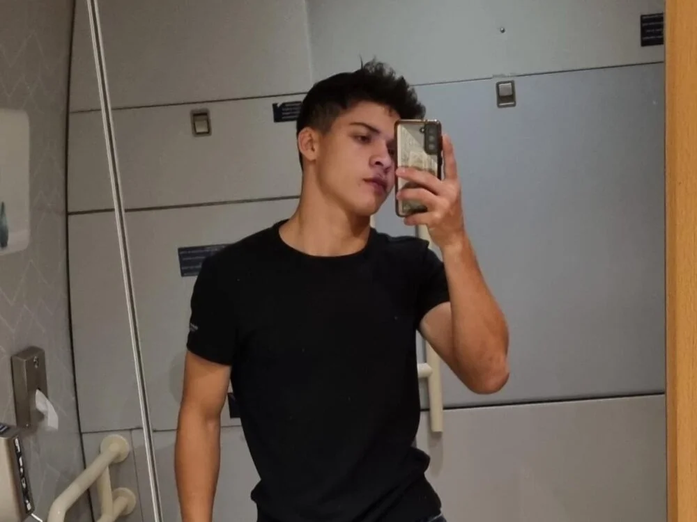 baby_david_03 Adlı Modelin Çevrimdışı XXX Sohbeti