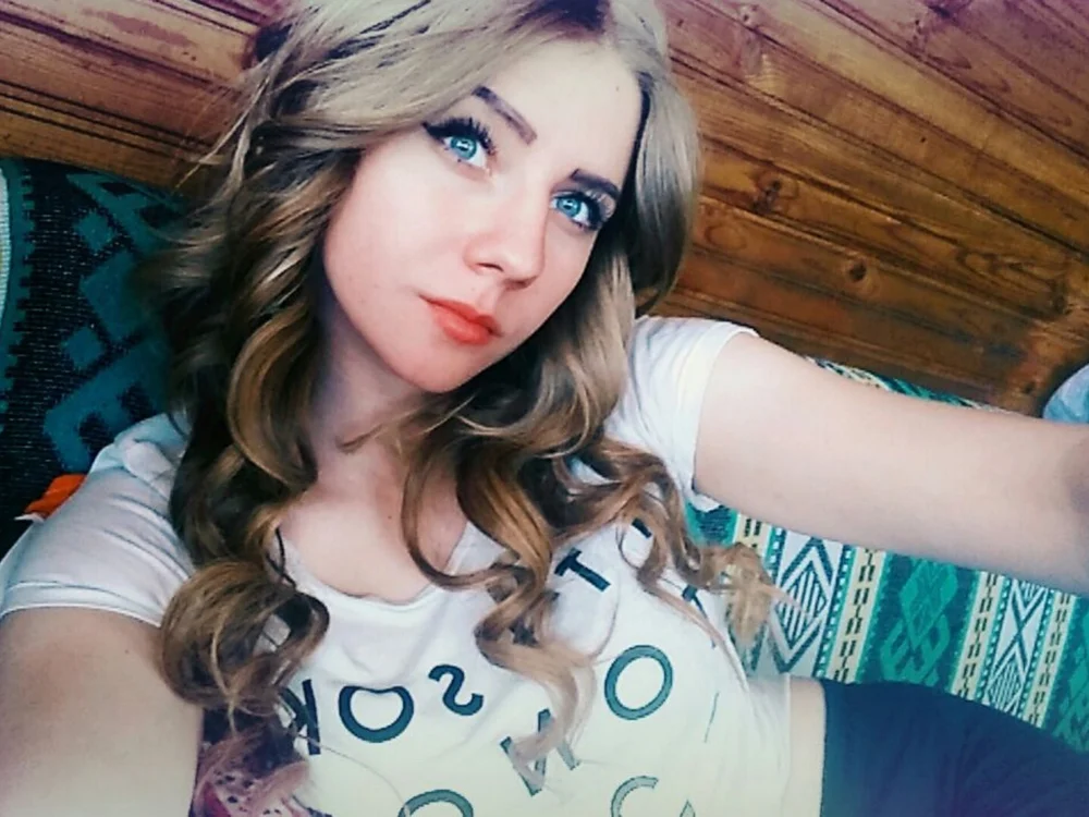 SONYA_CATTROL's Offline Chat Room