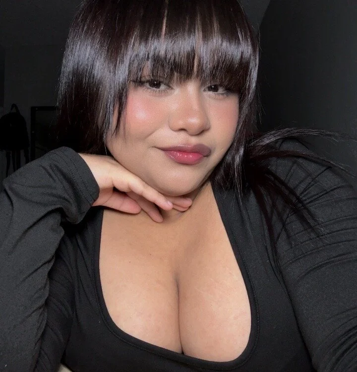 Alexarojas_29's Offline Chat Room