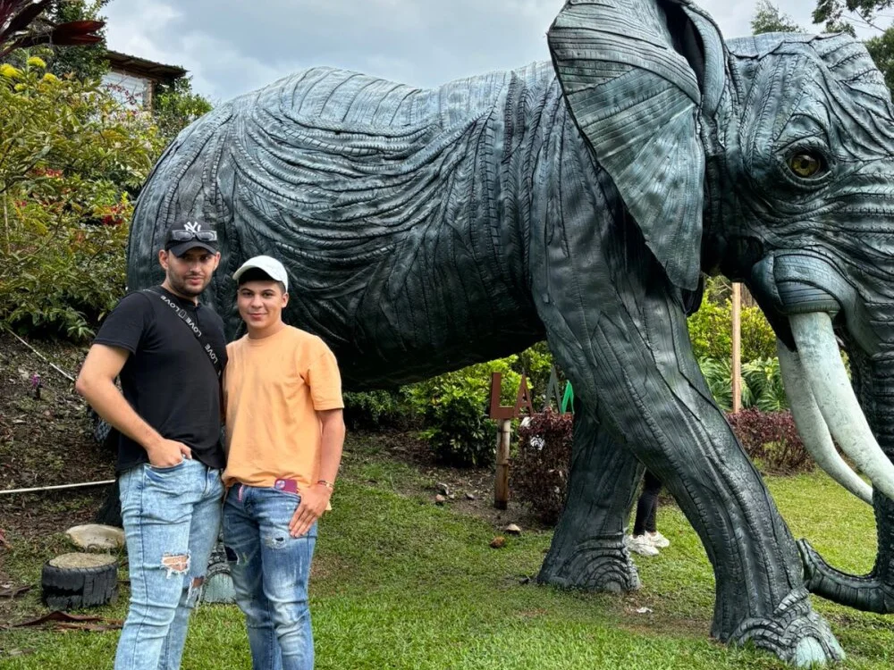 AresAndApolo 離線 XXX 聊天