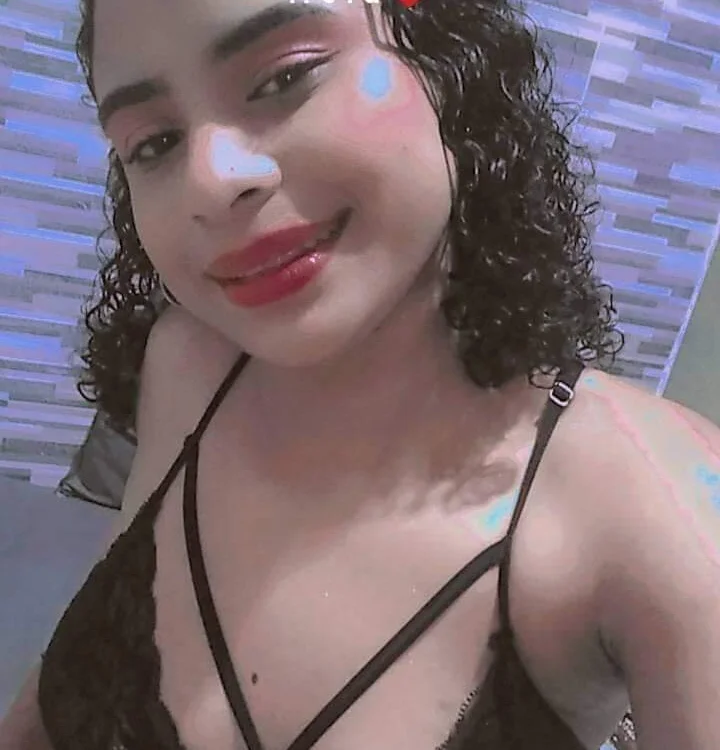 SEXYCURLY18's Offline XXX Chat