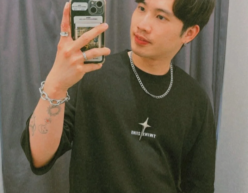 zheng90335 Chat XXX Ngoại tuyến