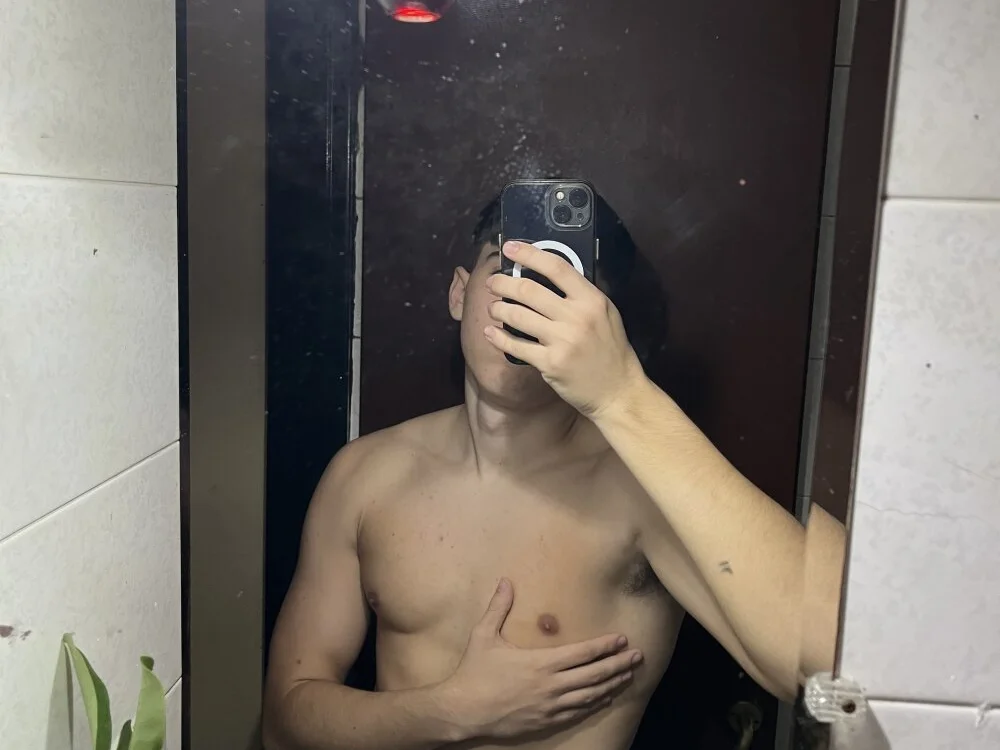 lcyatussbe offline XXX-chat