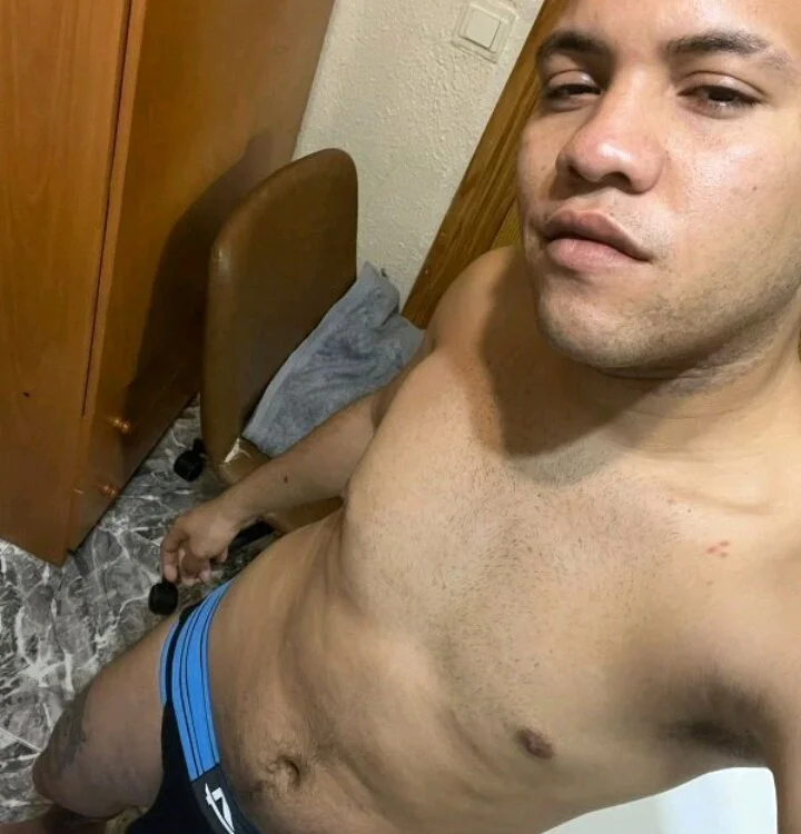 SEBASTIAN-LATINO offline chatrum