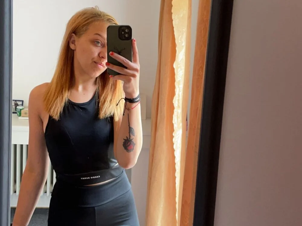 Chat +18 off-line de CassieRoseeee