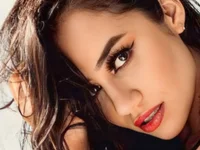 Strip_Beth's webcam live show