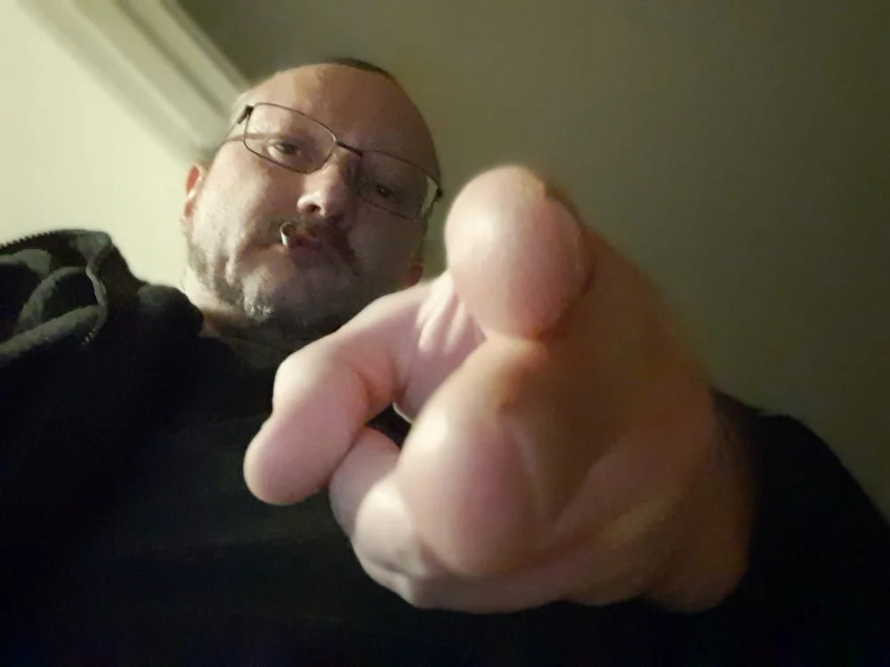 xx0f7tt's Offline Chat Room