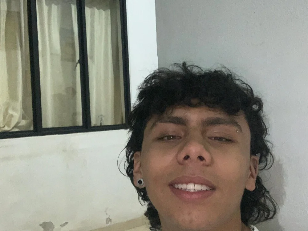 snopgz Offline XXX-chat