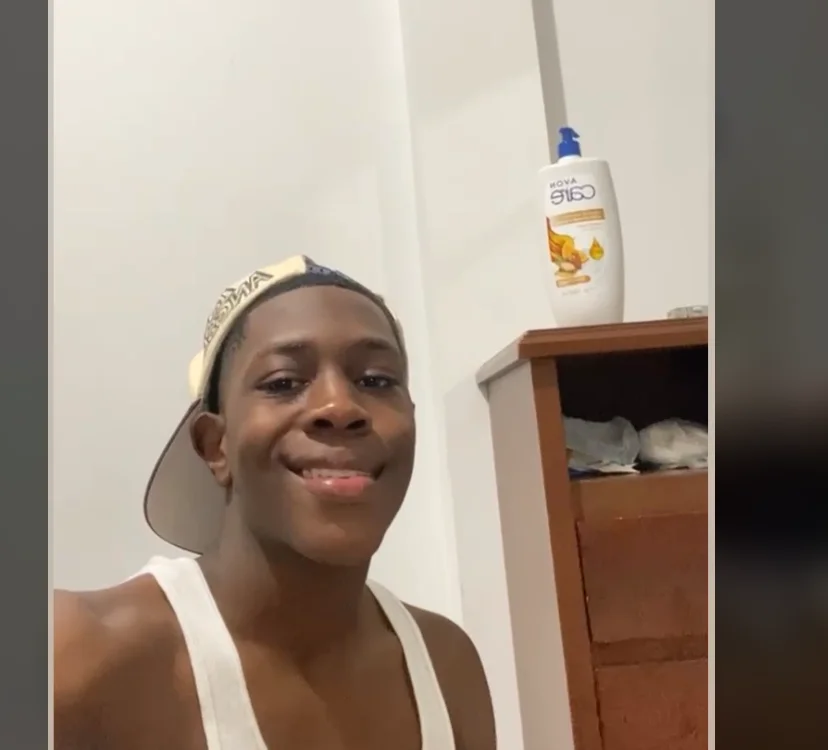 Kyliamjonss's most recent online preview