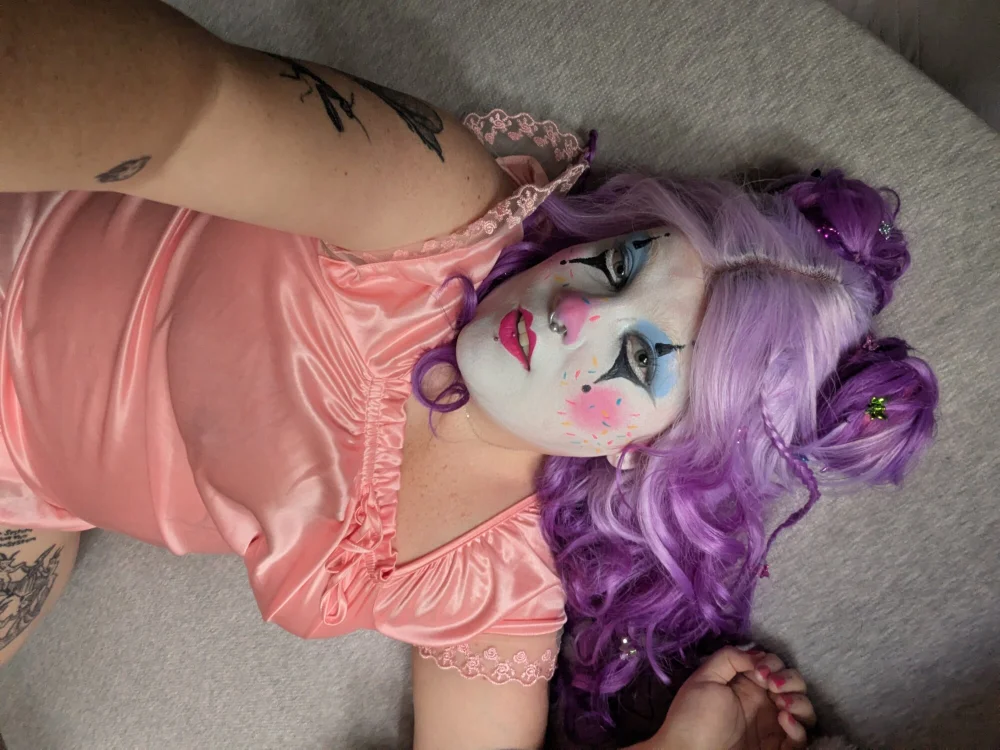 sprinklestheclowngirl's most recent online preview
