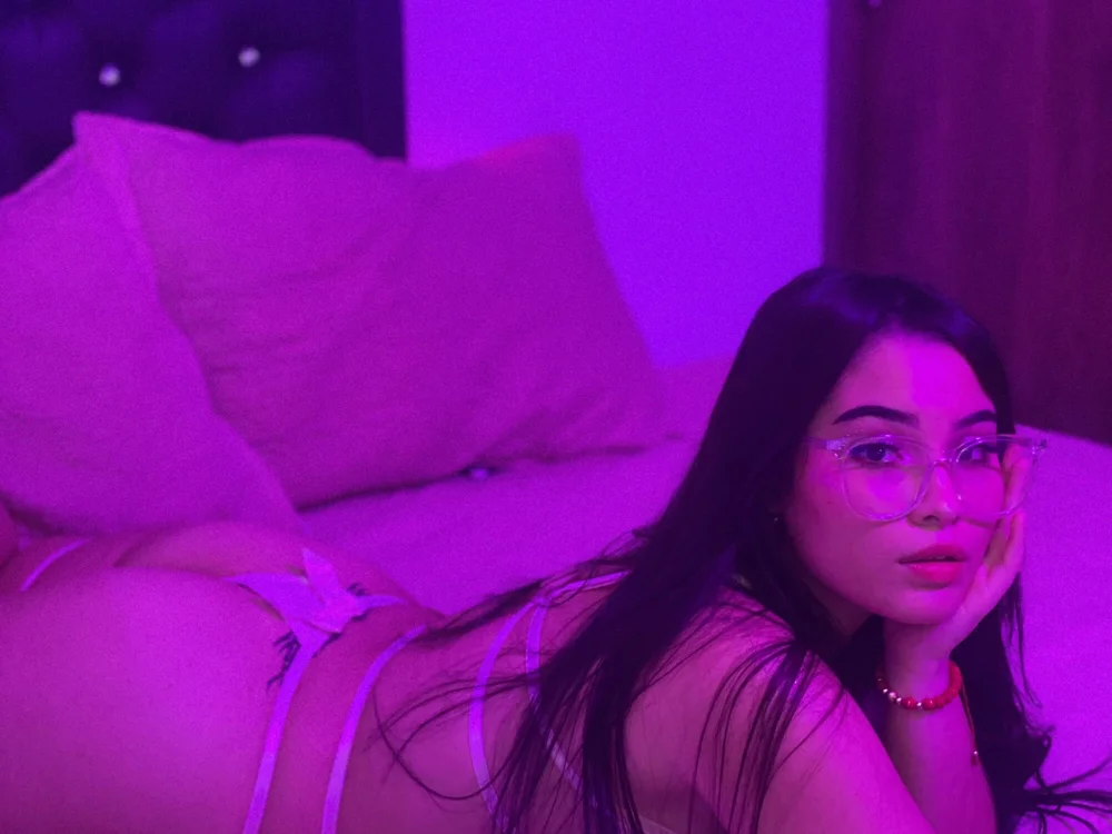 BitchyKittyy's Offline Chat Room