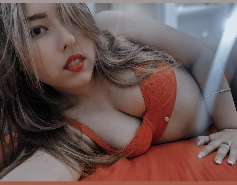 AntonellaSimons' Offline Chat Room