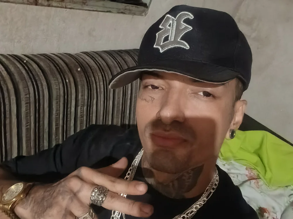 LoveDarq's Offline Chat Room