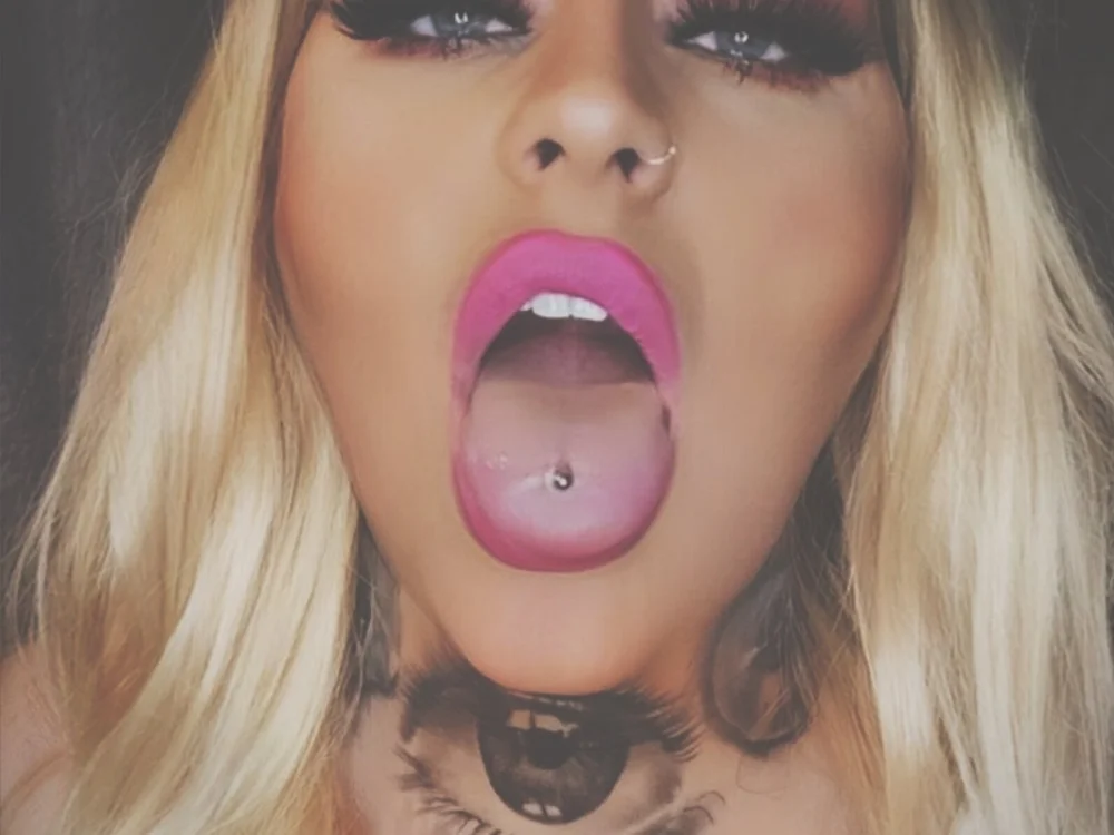 Welsh_BustyBBW's Offline XXX Chat