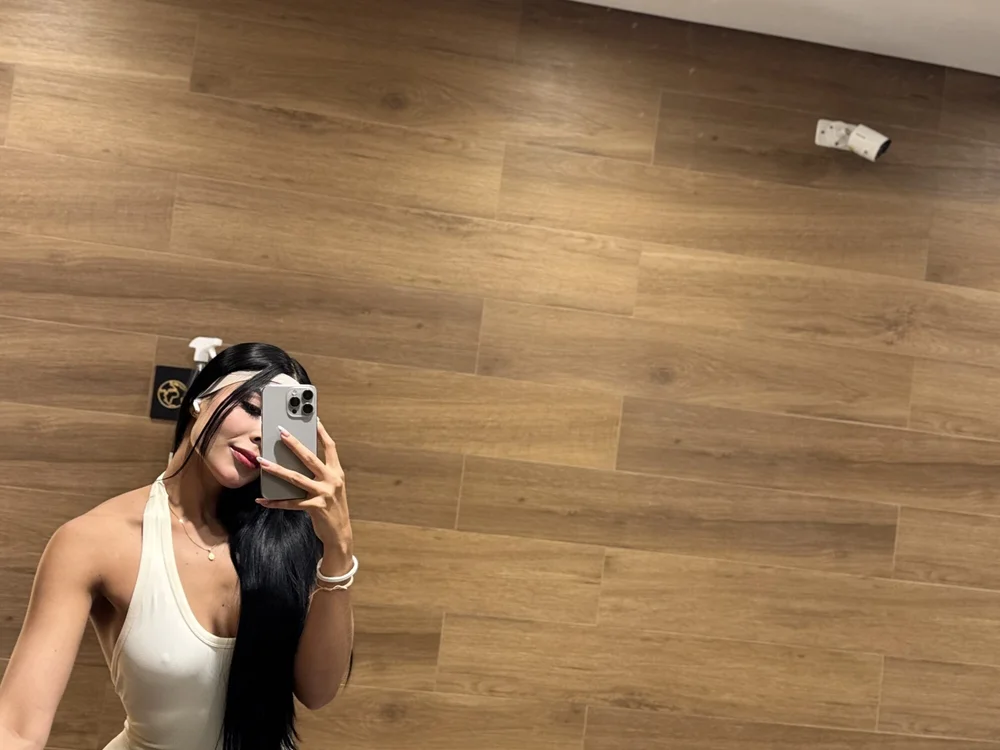 Zoe_Ivy's Offline Chat Room