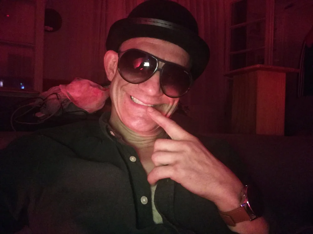 Derjan's Offline Chat Room
