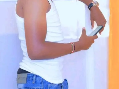 Sexy-nyam Male Ebony Live Cam Strip
