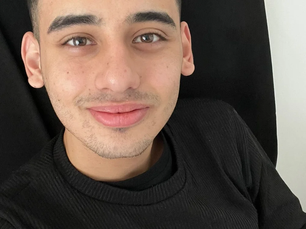 uri_06 Offline XXX-chat