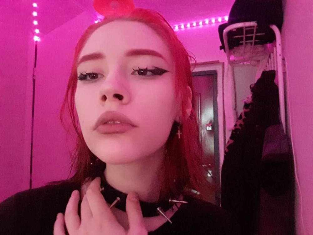 vikis_love Chat XXX offline