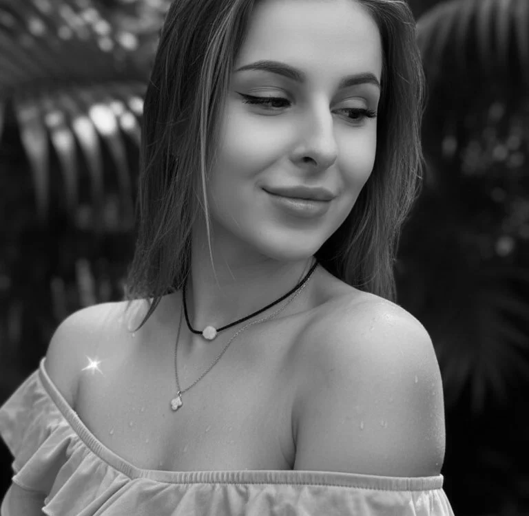 Lina_Away Chat XXX offline