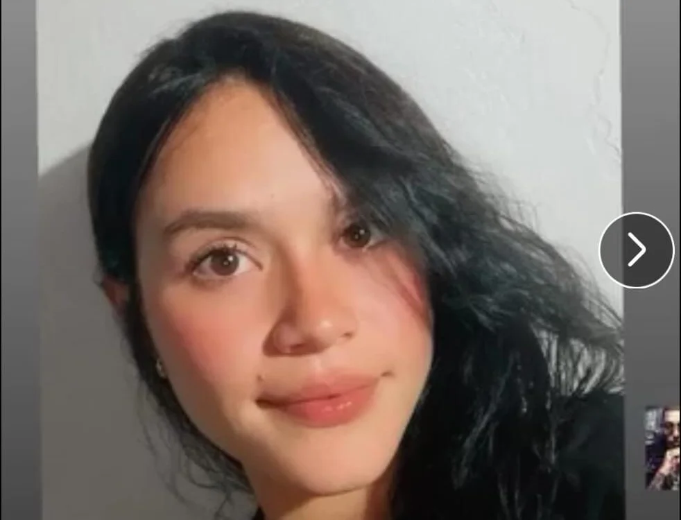 Bonniie_23: συνομιλία ΧΧΧ εκτός σύνδεσης