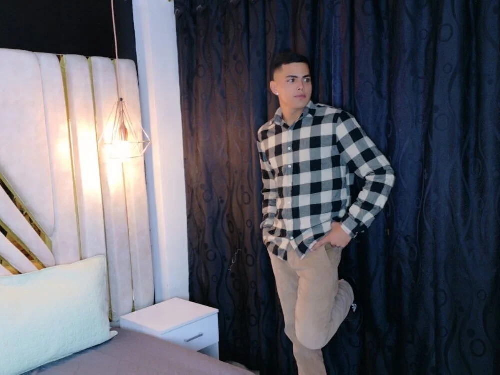 oliver_sanders – Offline XXX chat