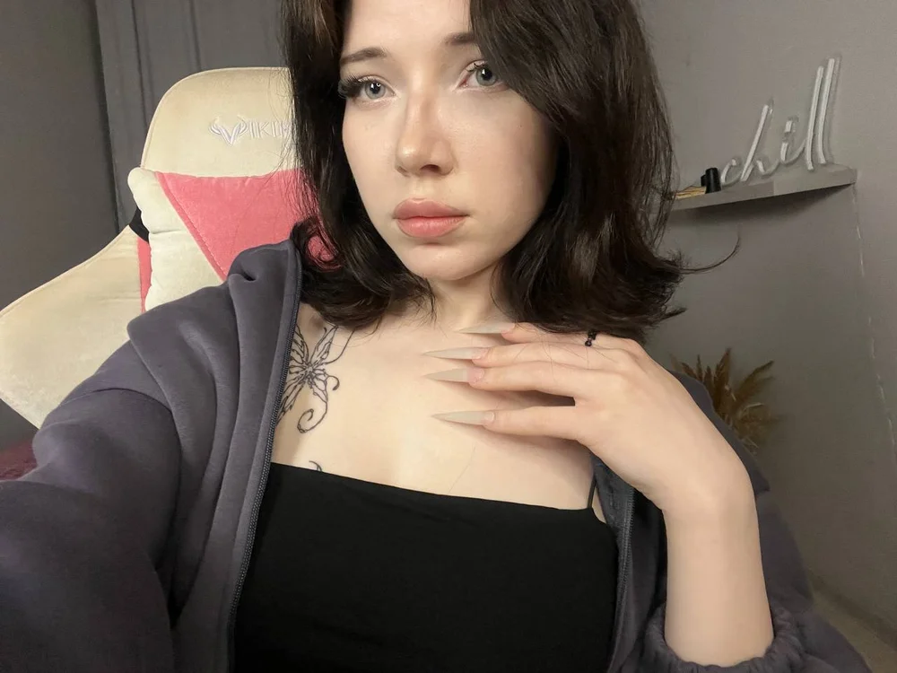 Vify_Leyt's Offline Chat Room