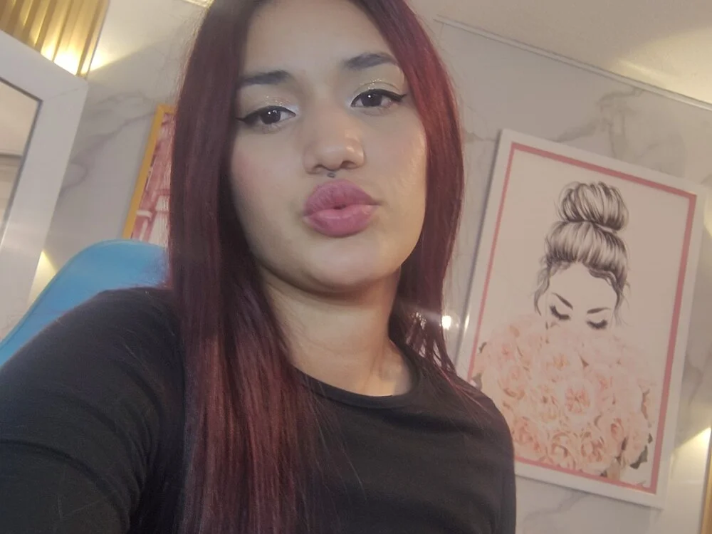 Sophie_tomsonp Offline XXX Chat