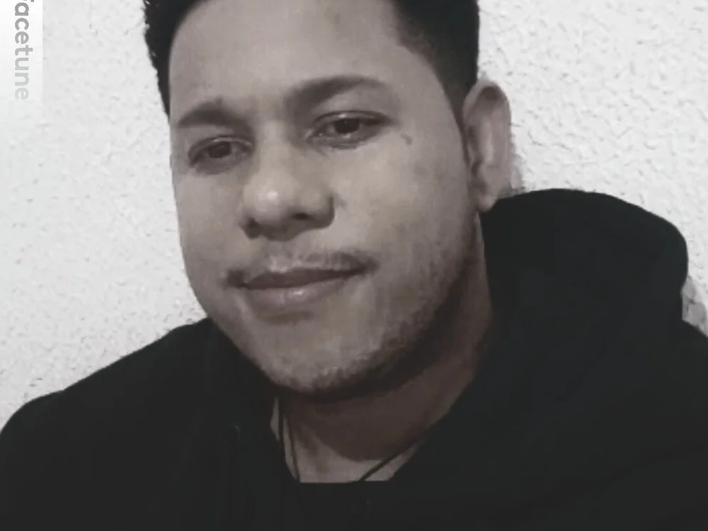 eleson88's Offline Chat Room