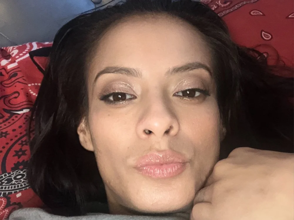 Christinamyarch's Offline Chat Room
