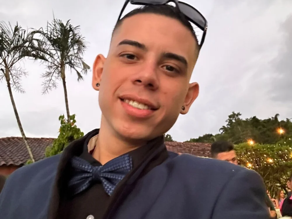 kenyo19 Offline XXX-chat