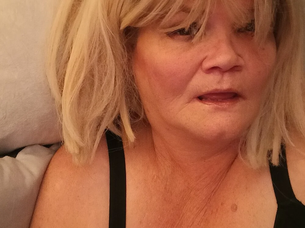 TheKinkySongwriter offline XXX-chatje