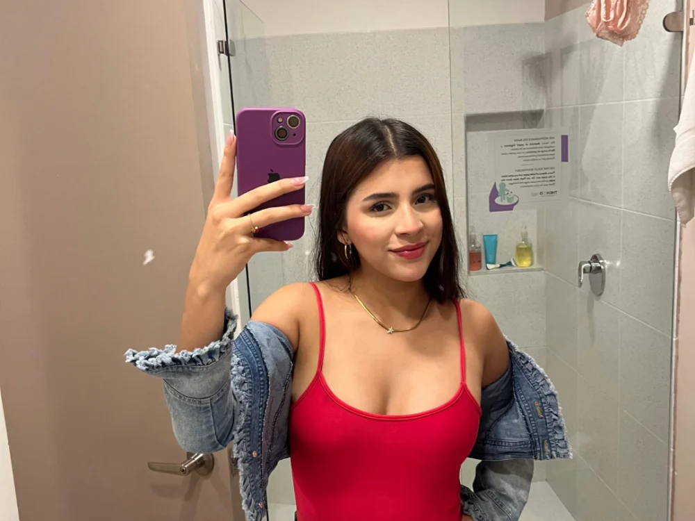 kendall_rousewc Offline XXX Chat