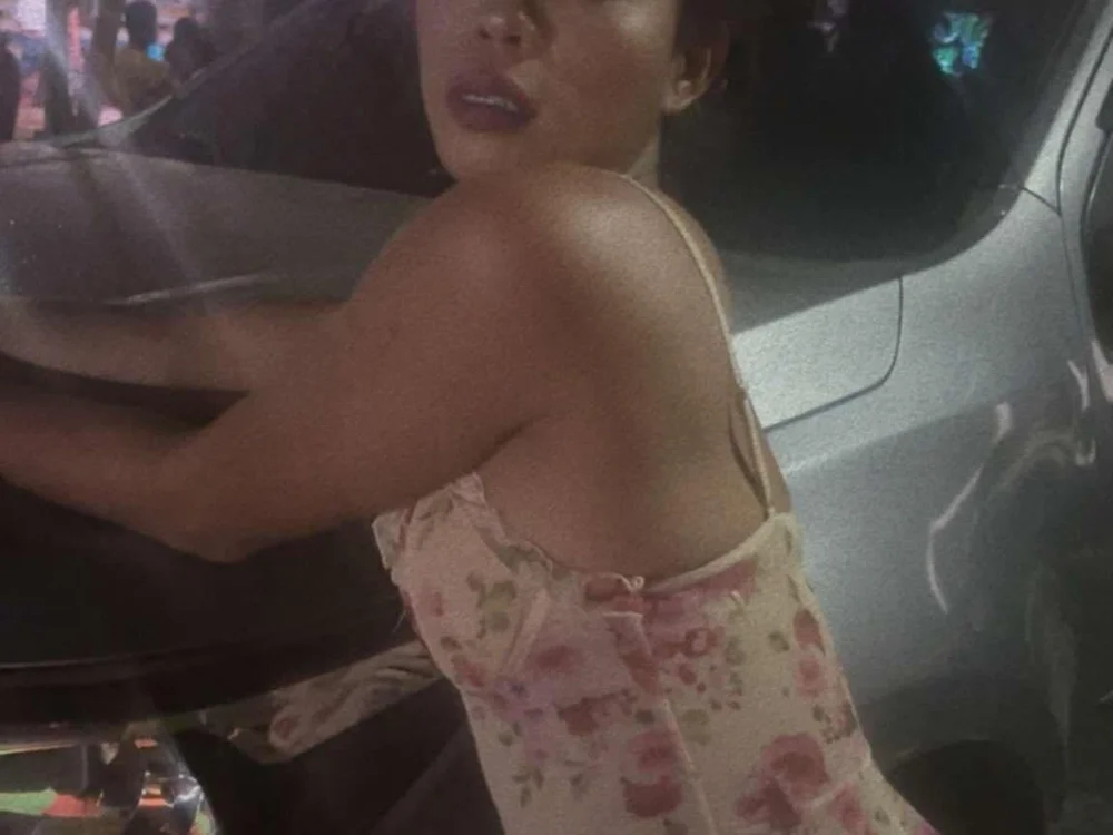 caroline15's Offline XXX Chat