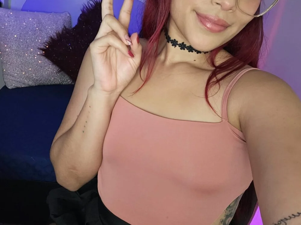 Fresita_Rosita's Offline XXX Chat