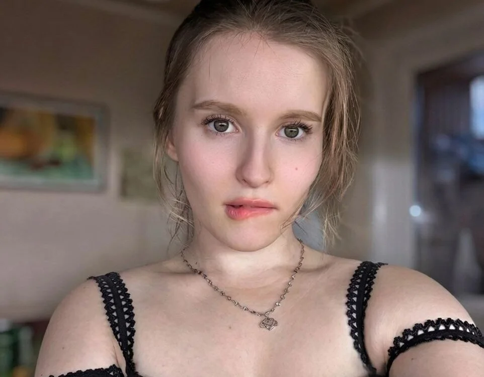 Adelinevibe offline XXX-chat