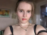 Adelinevibe's Live XXX Chat