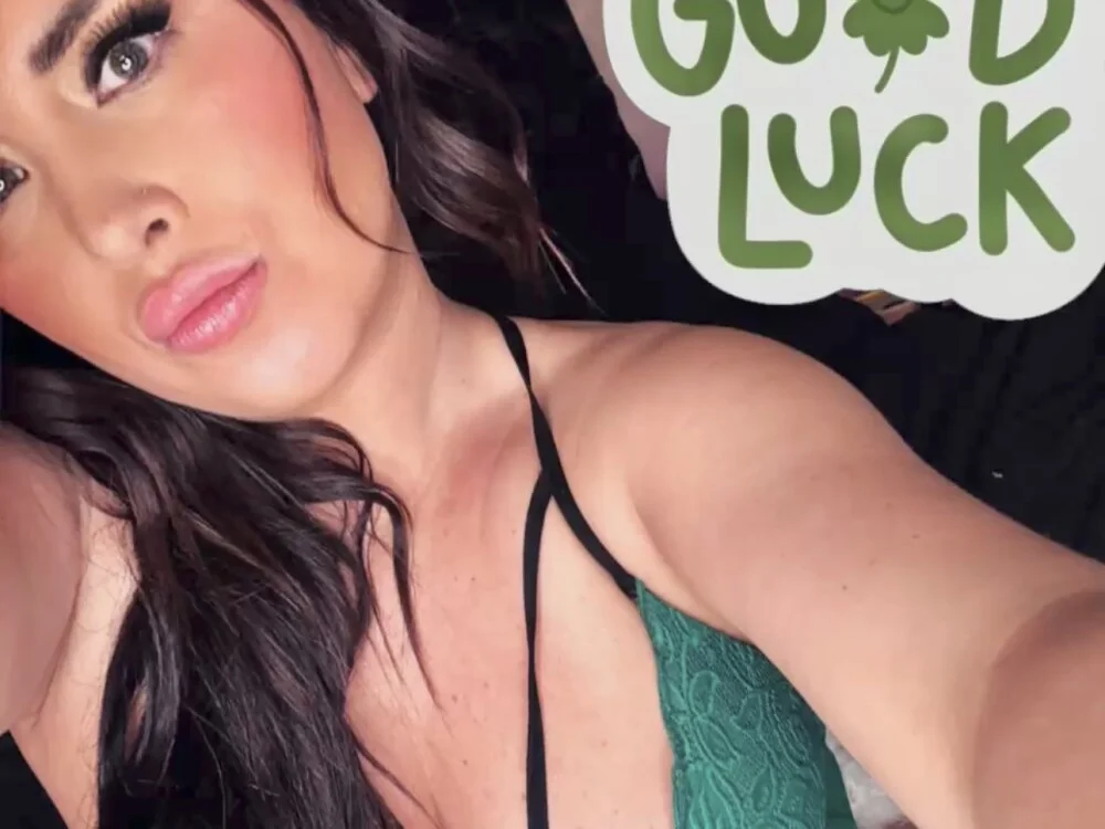 FeliciaHardy_'s Offline XXX Chat