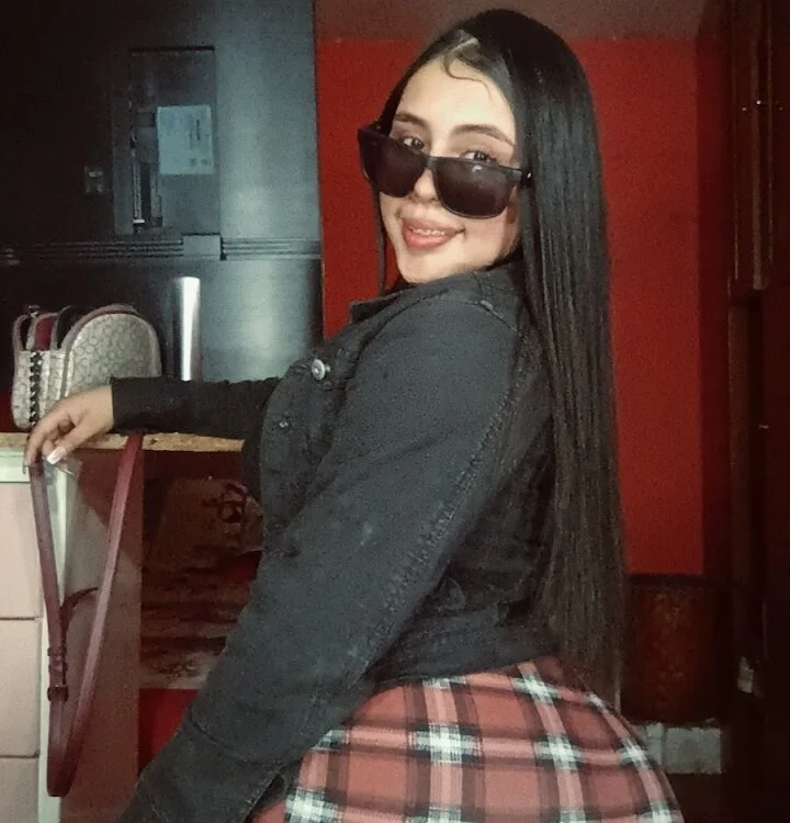 Nikol_Love_'s Offline Chat Room