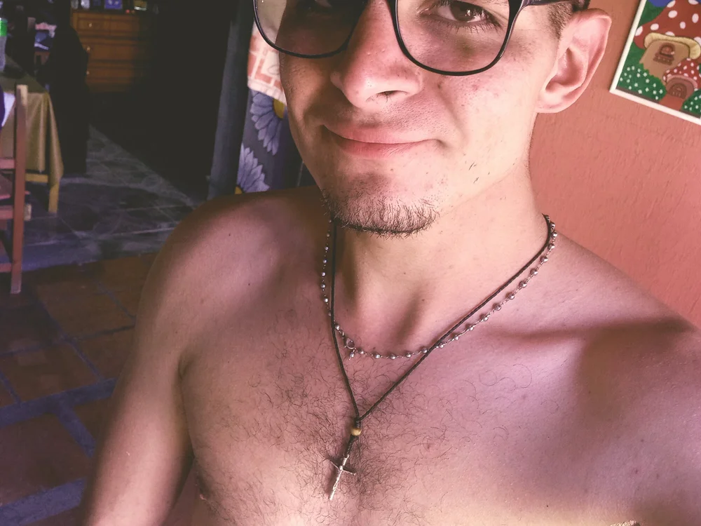 Eltorta214 Chat XXX offline