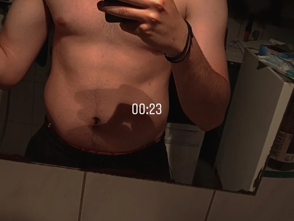 Aqua1mann Offline XXX-Chat