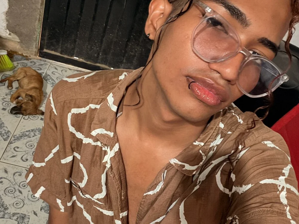 triiangel_latinboy 오프라인 XXX 채팅