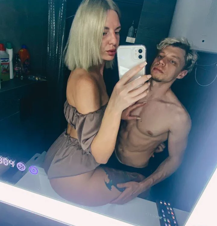 KateJayFit's Offline Chat Room