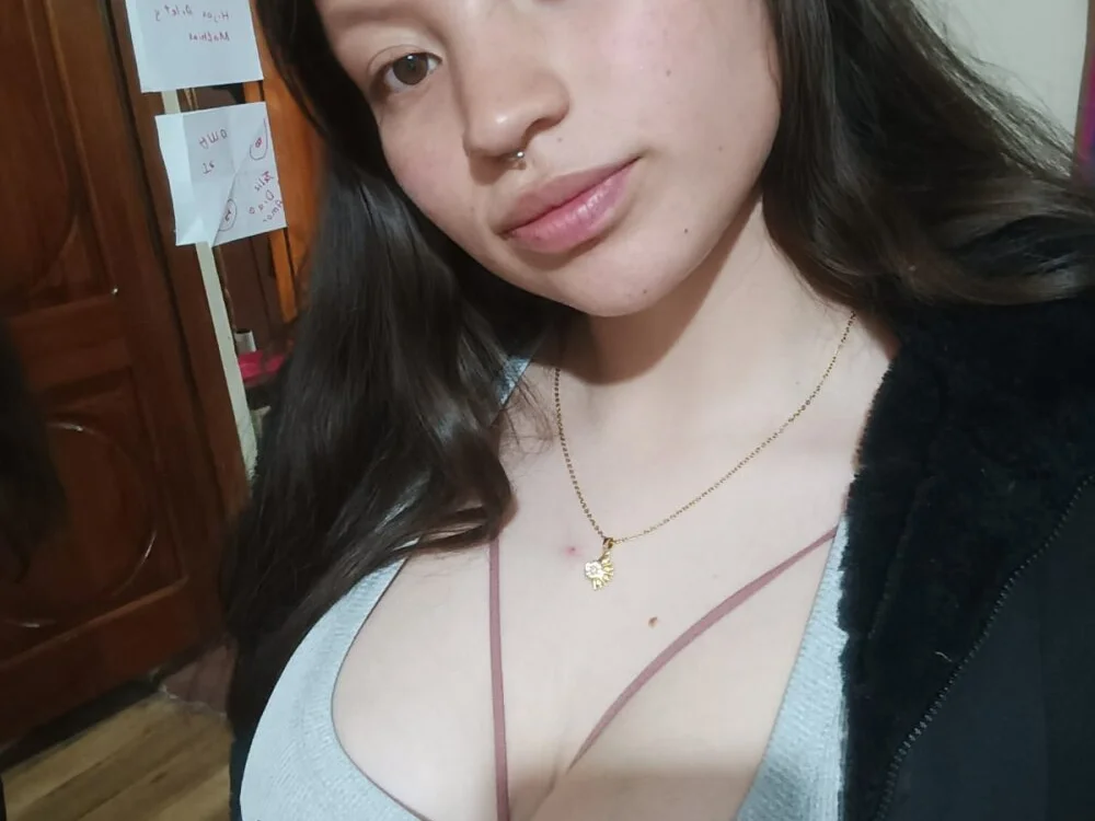 Monroe0303 Chat XXX offline