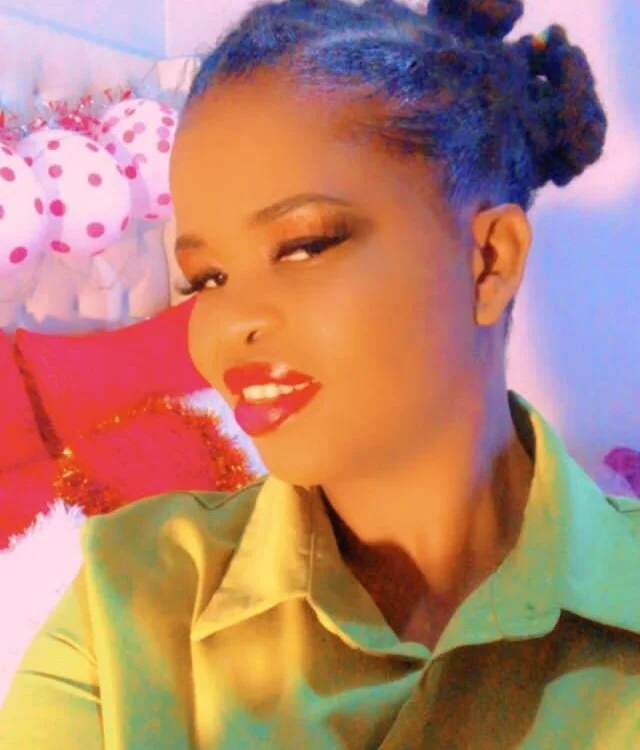 RoundaAssx22's Offline XXX Chat