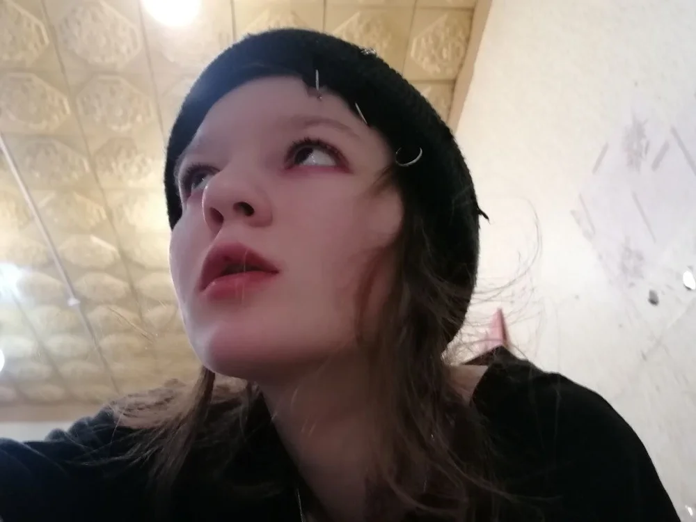 ConstanceDevone's Offline Chat Room