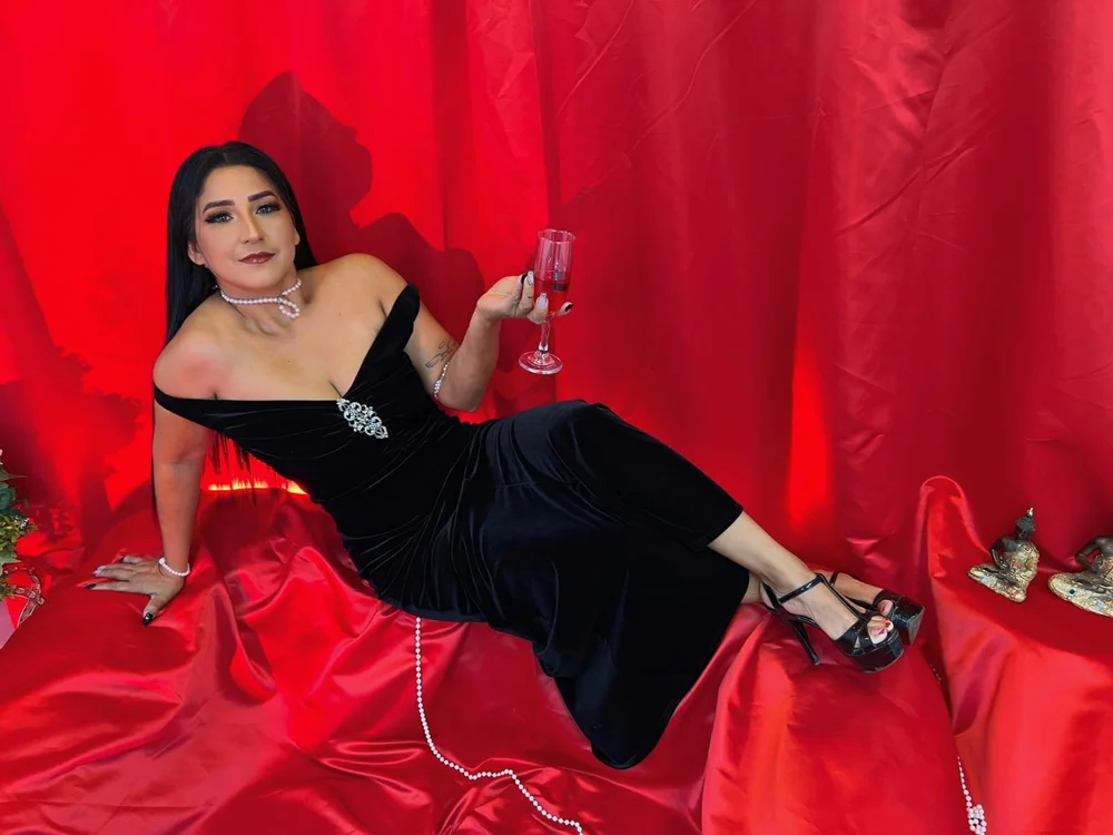 Miia_Rosee_: συνομιλία ΧΧΧ εκτός σύνδεσης