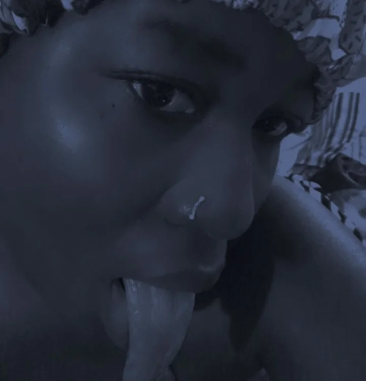 blackhipsyassy's Offline Chat Room
