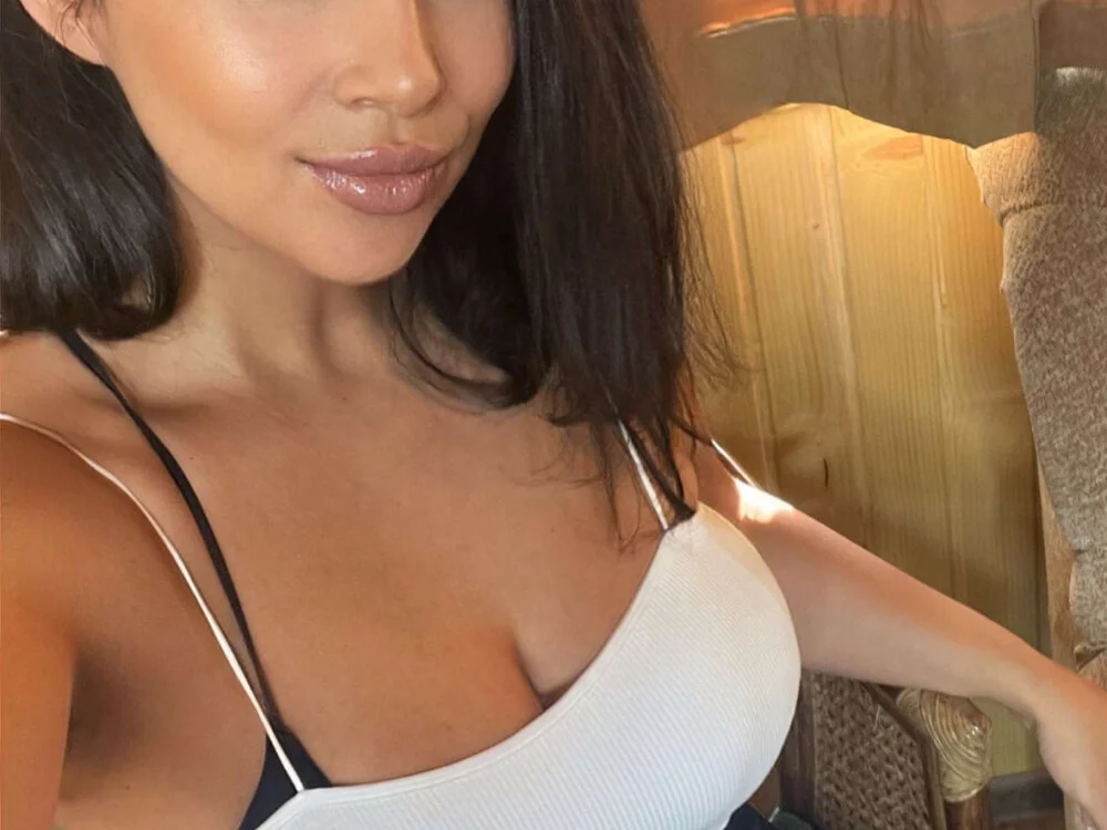 Tannedlady Offline XXX-chat