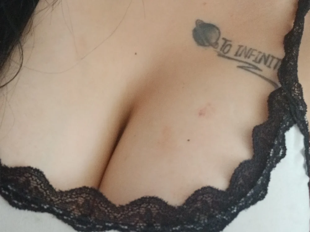 Luna_Jule's Offline XXX Chat